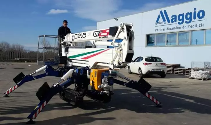 Piattaforma aerea Cela DT25 Spyder per lavori in quota